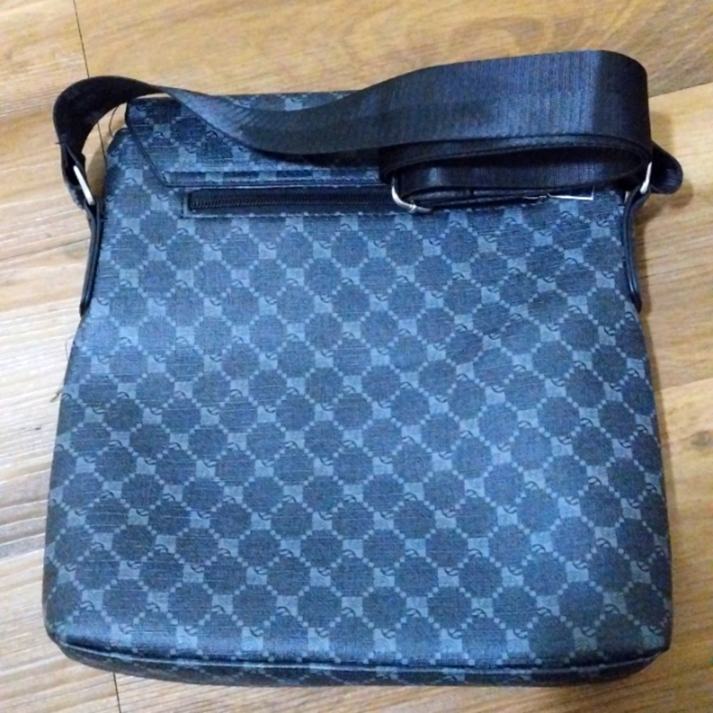 Mens Messenger/Crossbody Bag Black